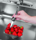 Turbo Flex 360 Instant Hands Free Faucet Swivel Spray Sink Hose - As Seen on TV - Offer Hunts