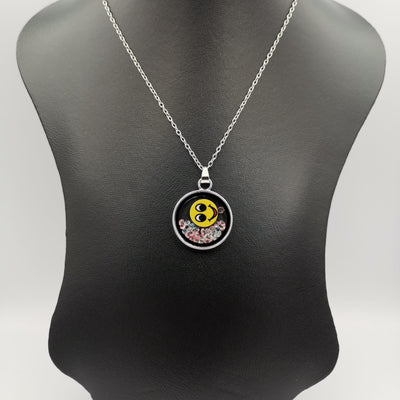 Round Pendant Necklace - Multiple Designs - Offer Hunts