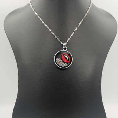 Round Pendant Necklace - Multiple Designs - Offer Hunts